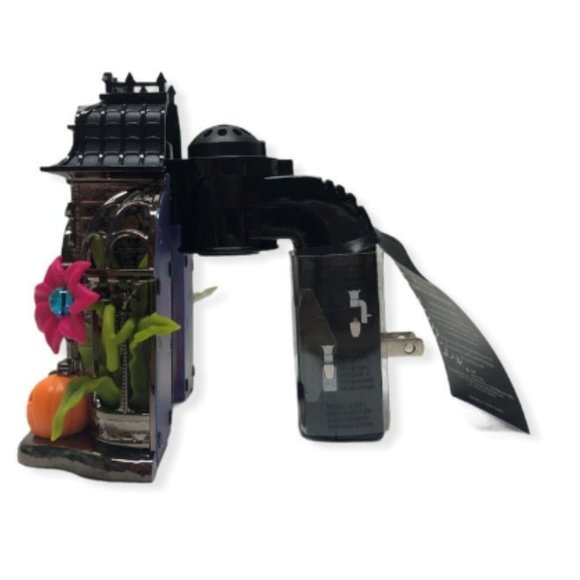 Bath & Body Works Halloween 2021 Haunted Conservatory Nightlight Wallflower NWT - Picture 3 of 5